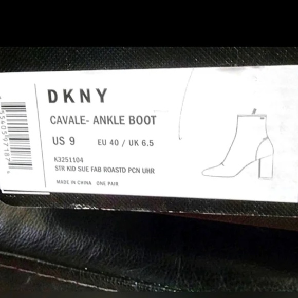 NIB DKNY Cavale Stretch Ankle Booties Size 9 Tan - Picture 11 of 12